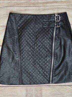 H&M black faux leather buckle zipper mini skirt, size 6